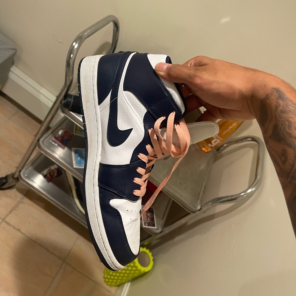 Jordan 1 - Picture 2 of 7